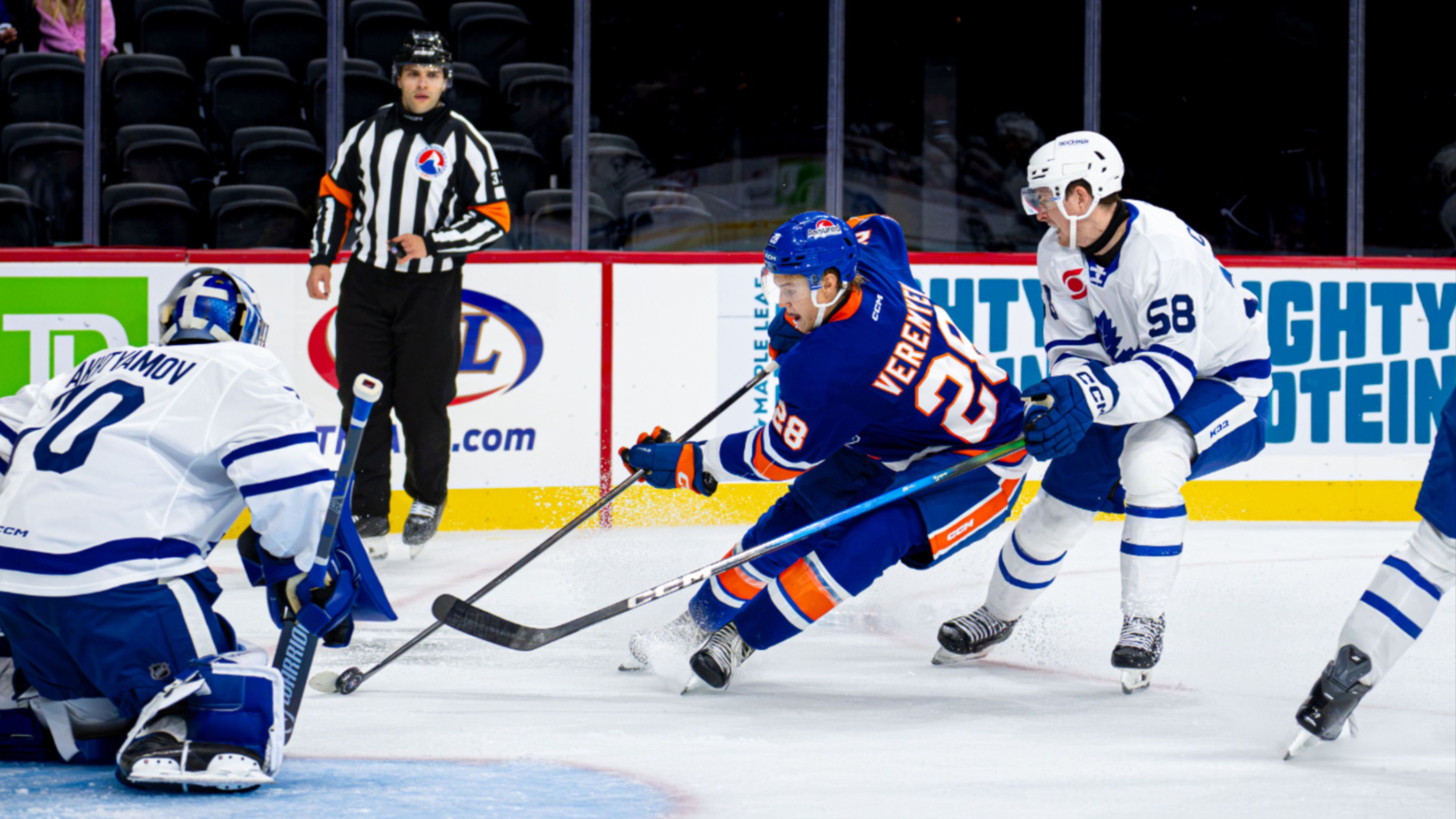 PREVIEW: HAMMERS, MARLIES MEET IN FIRST REGULAR-SEASON SHOWDOWN